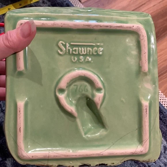 Vintage Shawnee USA 766 deer fawn w foliage planter 7” container decor